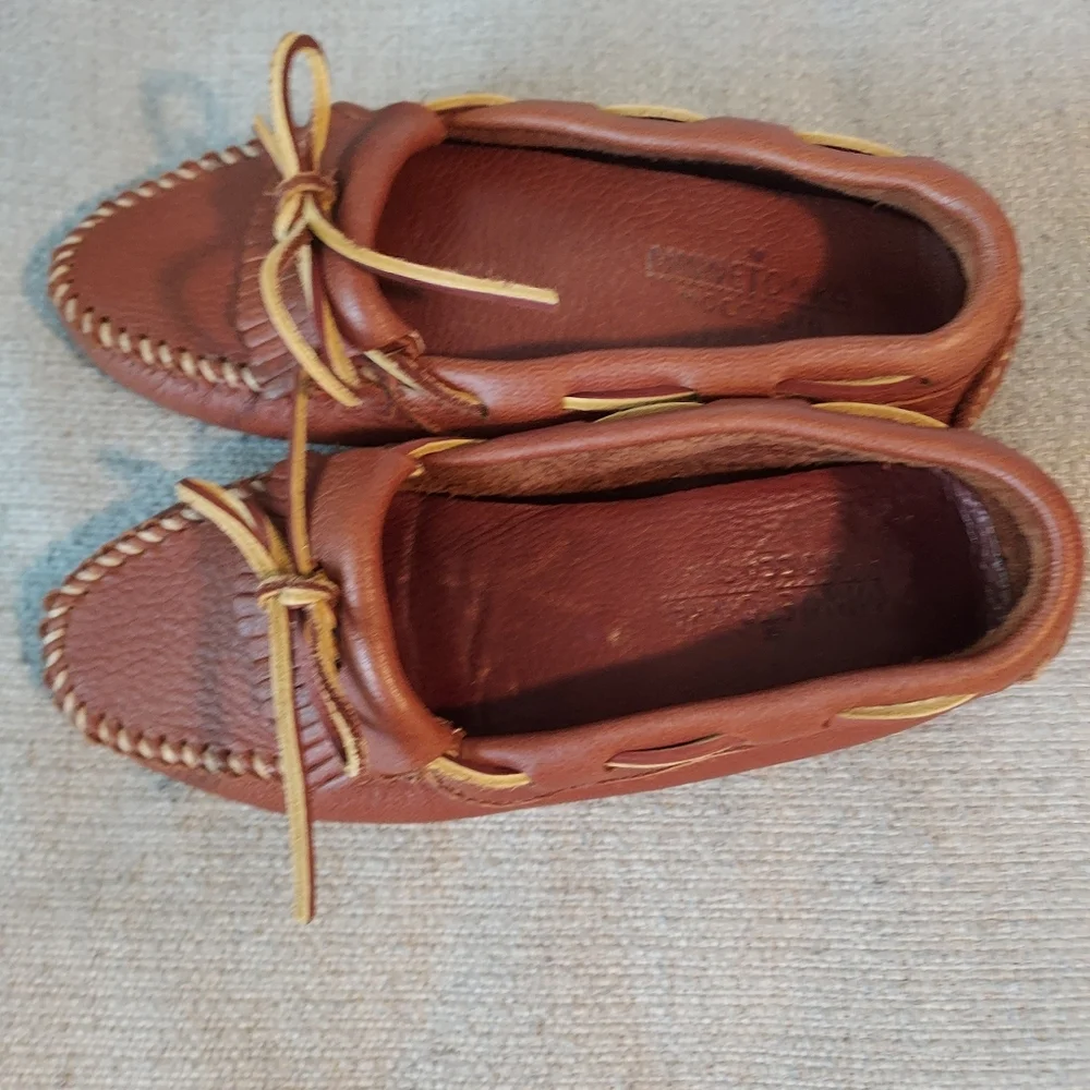 Minnetonka Moccasin Women's Soft Leather Loafers Sz-6 - Picture 2 of 5